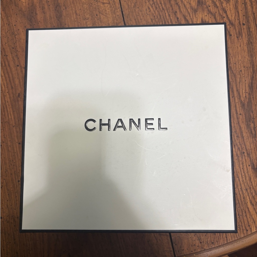 Chanel box